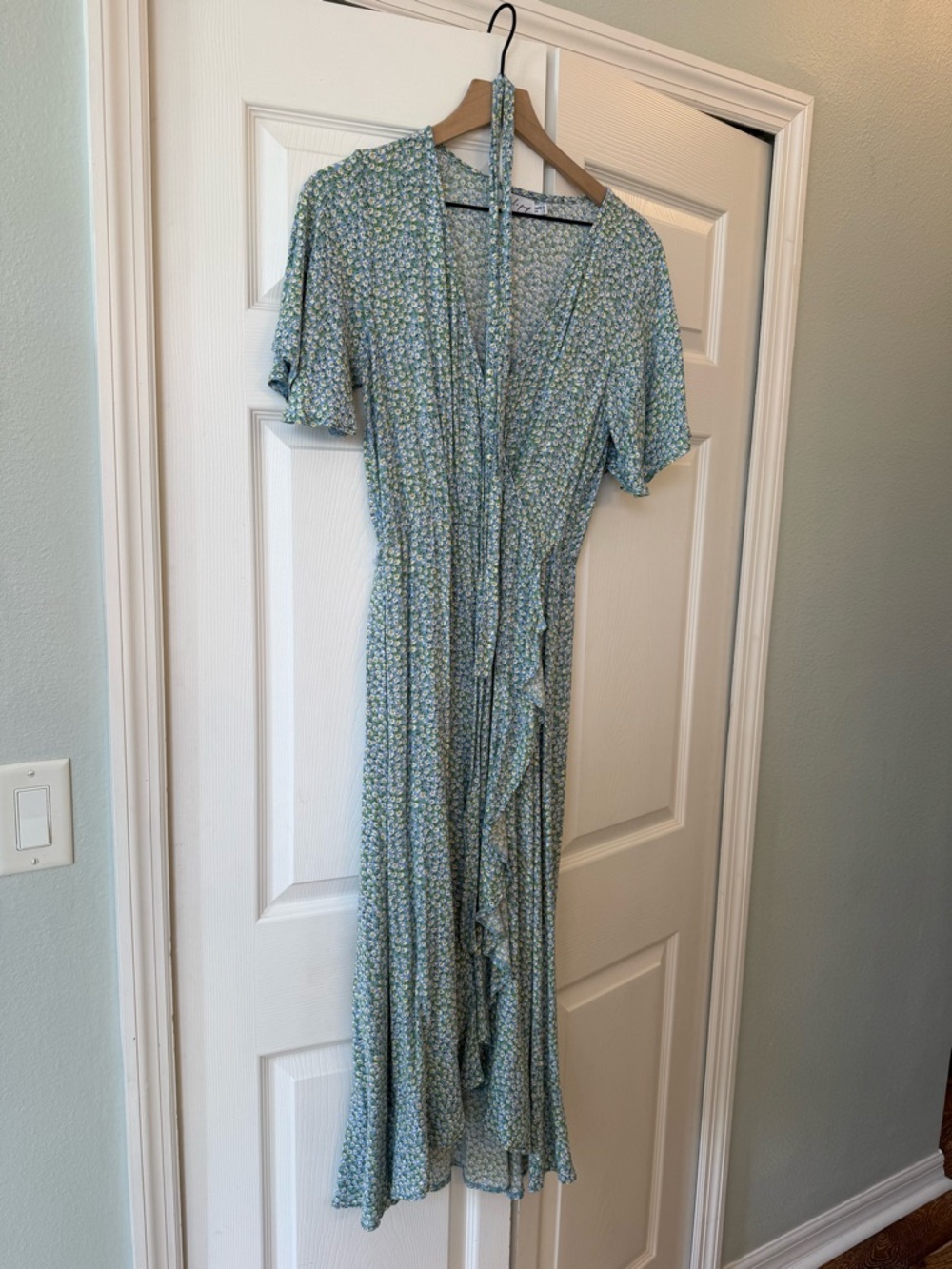 Petal & Pup - Issie Dress wrap floral midi dress - Picture 3 of 6